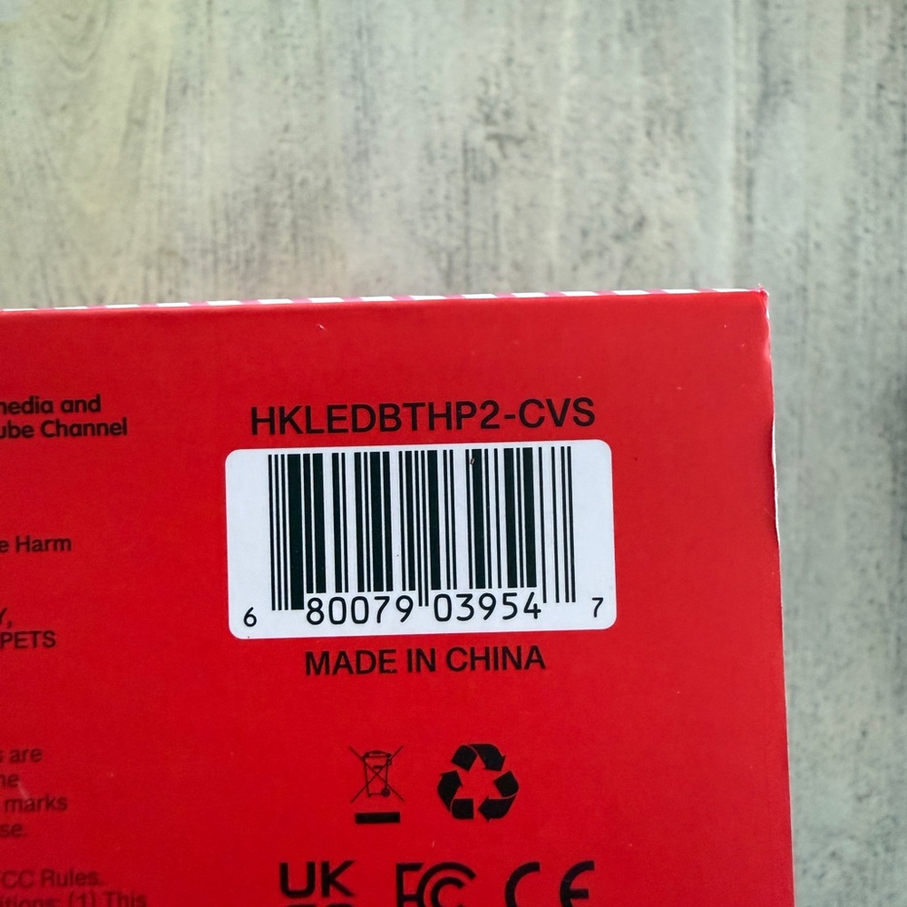Hello Kitty Bluetooth Wireless Light Up Headphones - Picture 5 of 6